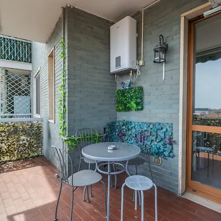 Panoramic Loft In With Balcony - Ac & Wifi Apartman